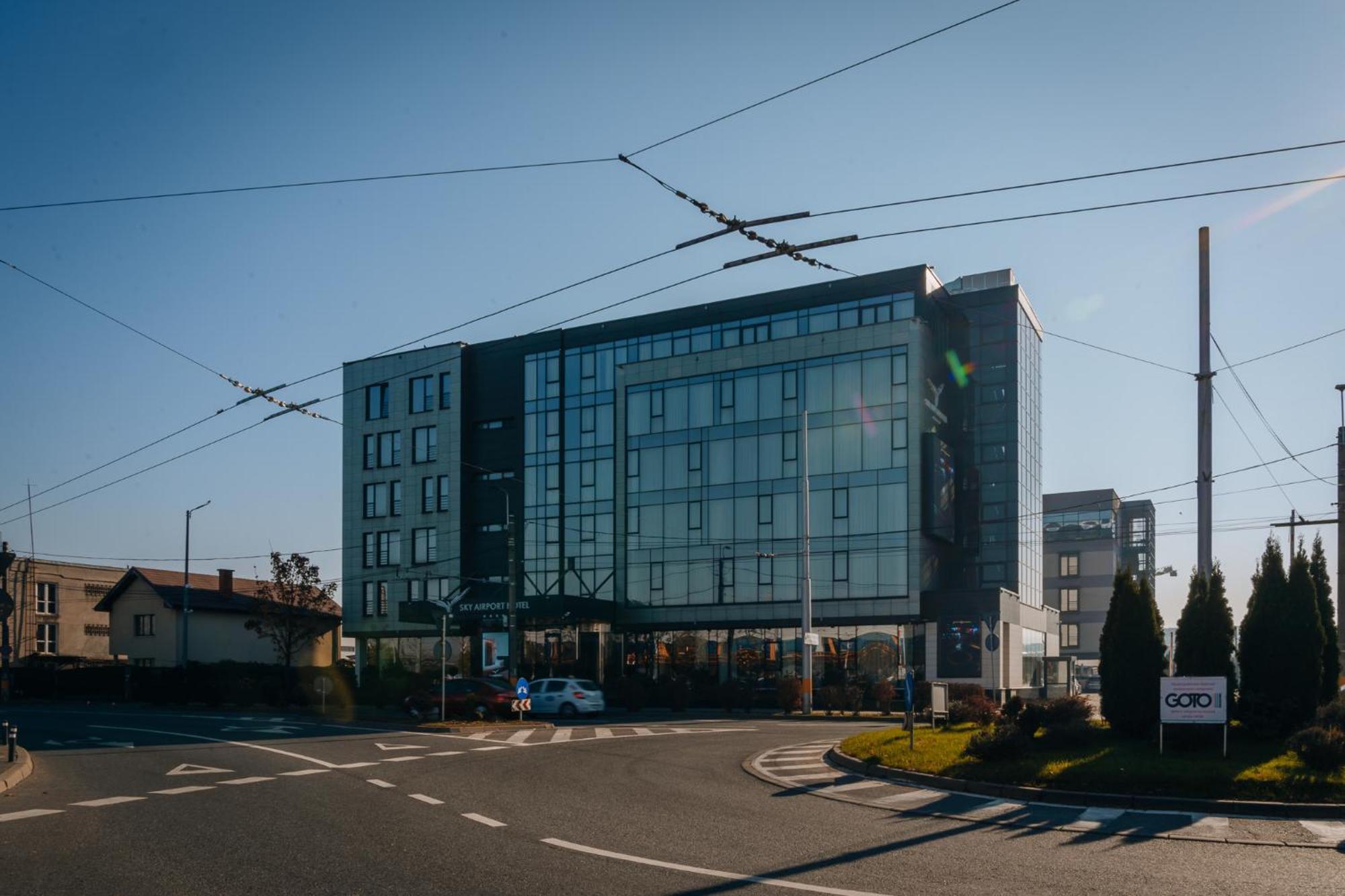 Sky Airport Hotel Cluj-Napoca Exterior foto